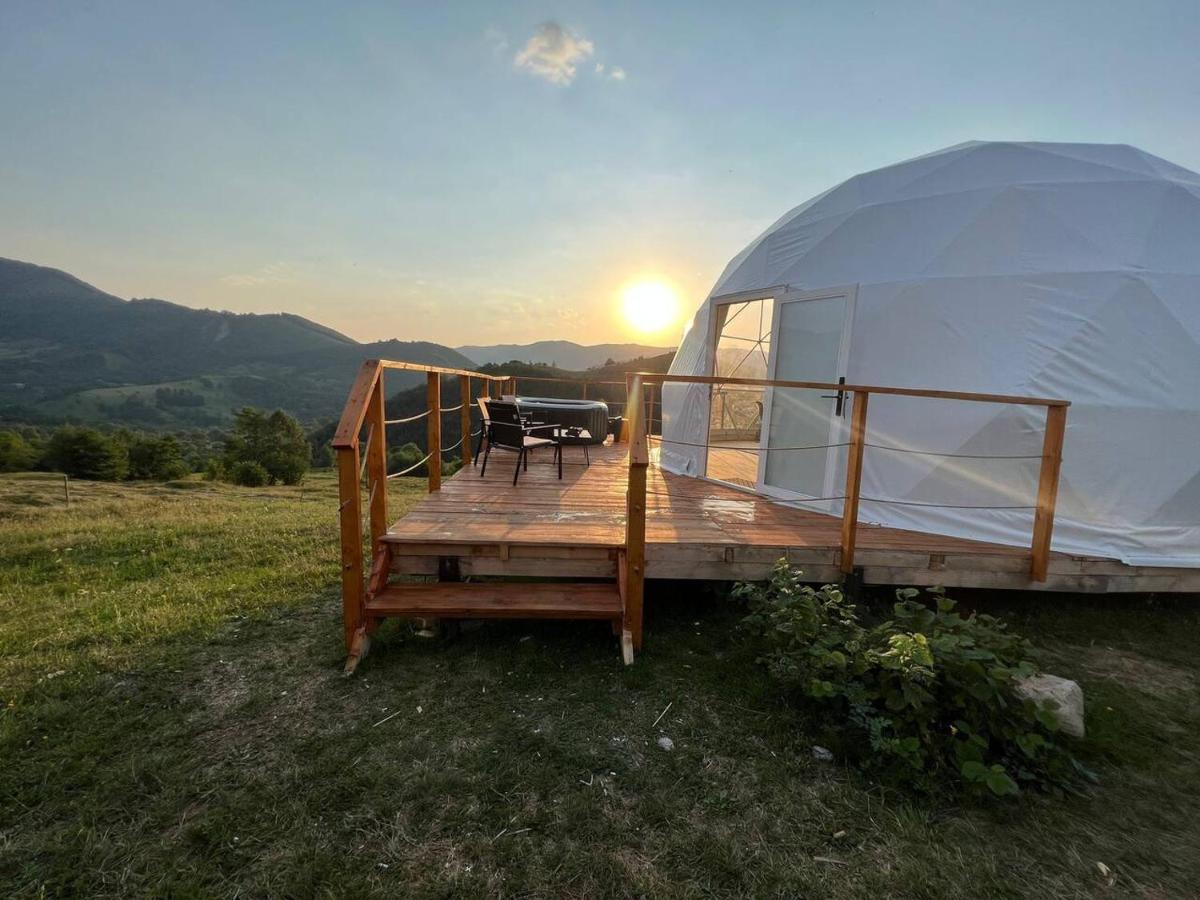 Starry Dome - Manta'S Retreat Glamping Cornereva Hotel Exterior foto