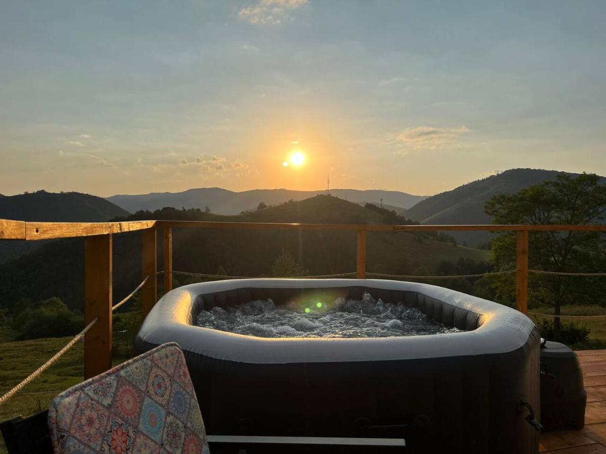 Starry Dome - Manta'S Retreat Glamping Cornereva Hotel Exterior foto