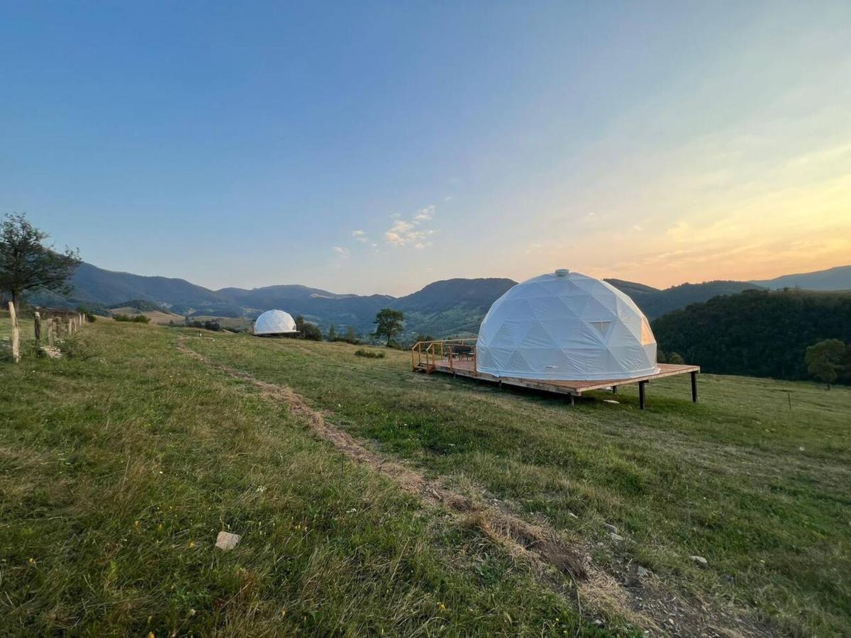Starry Dome - Manta'S Retreat Glamping Cornereva Hotel Exterior foto