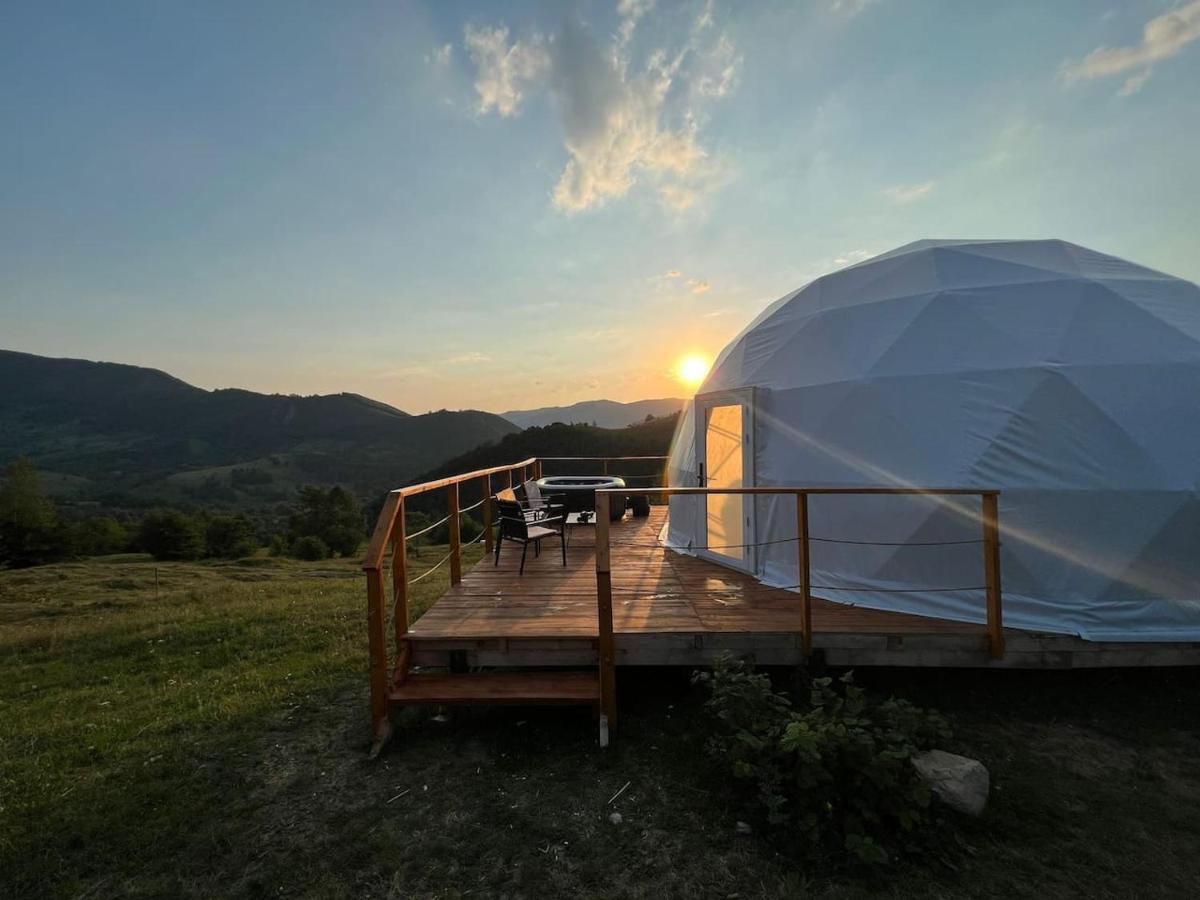 Starry Dome - Manta'S Retreat Glamping Cornereva Hotel Exterior foto