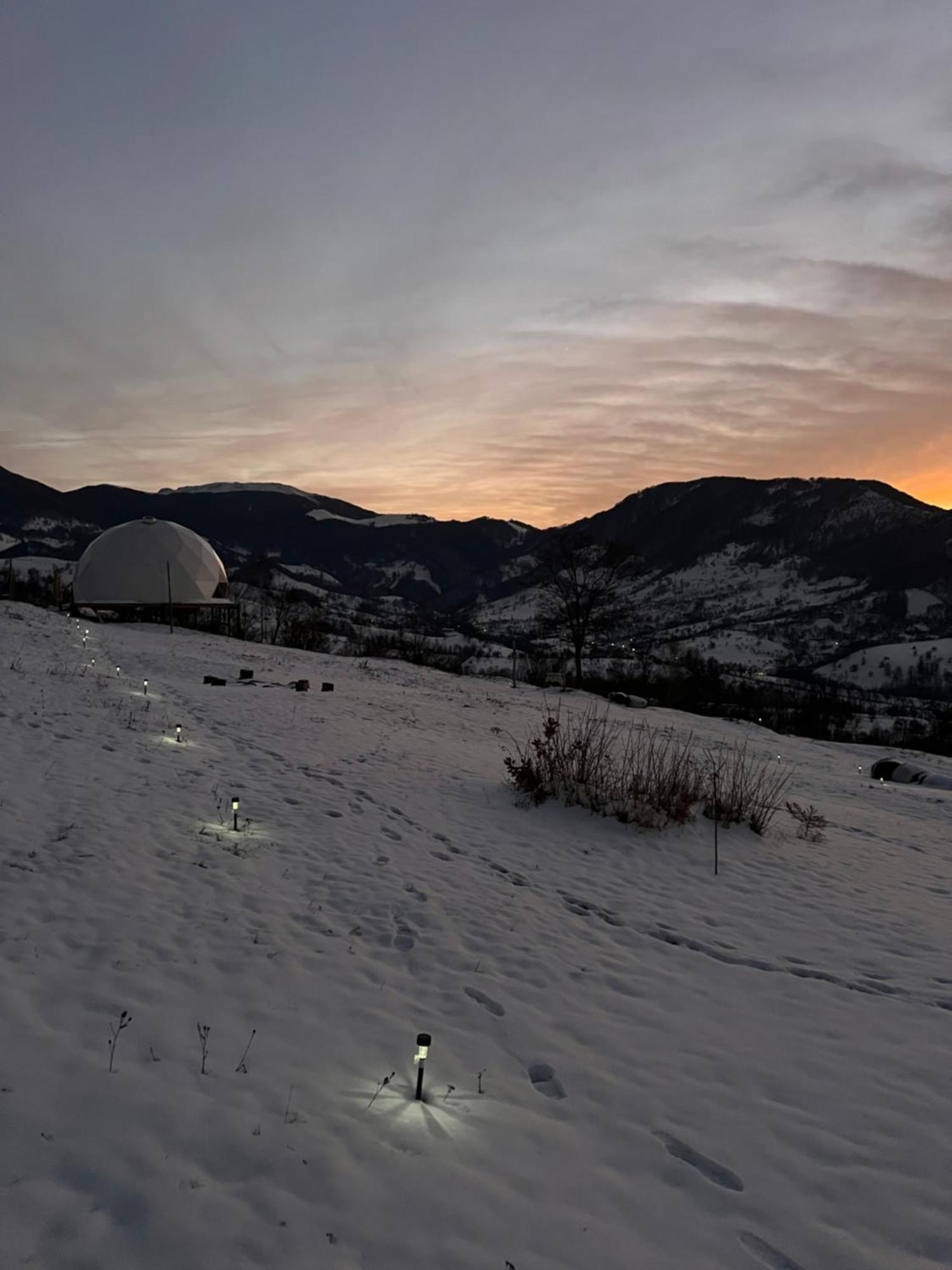 Starry Dome - Manta'S Retreat Glamping Cornereva Hotel Exterior foto