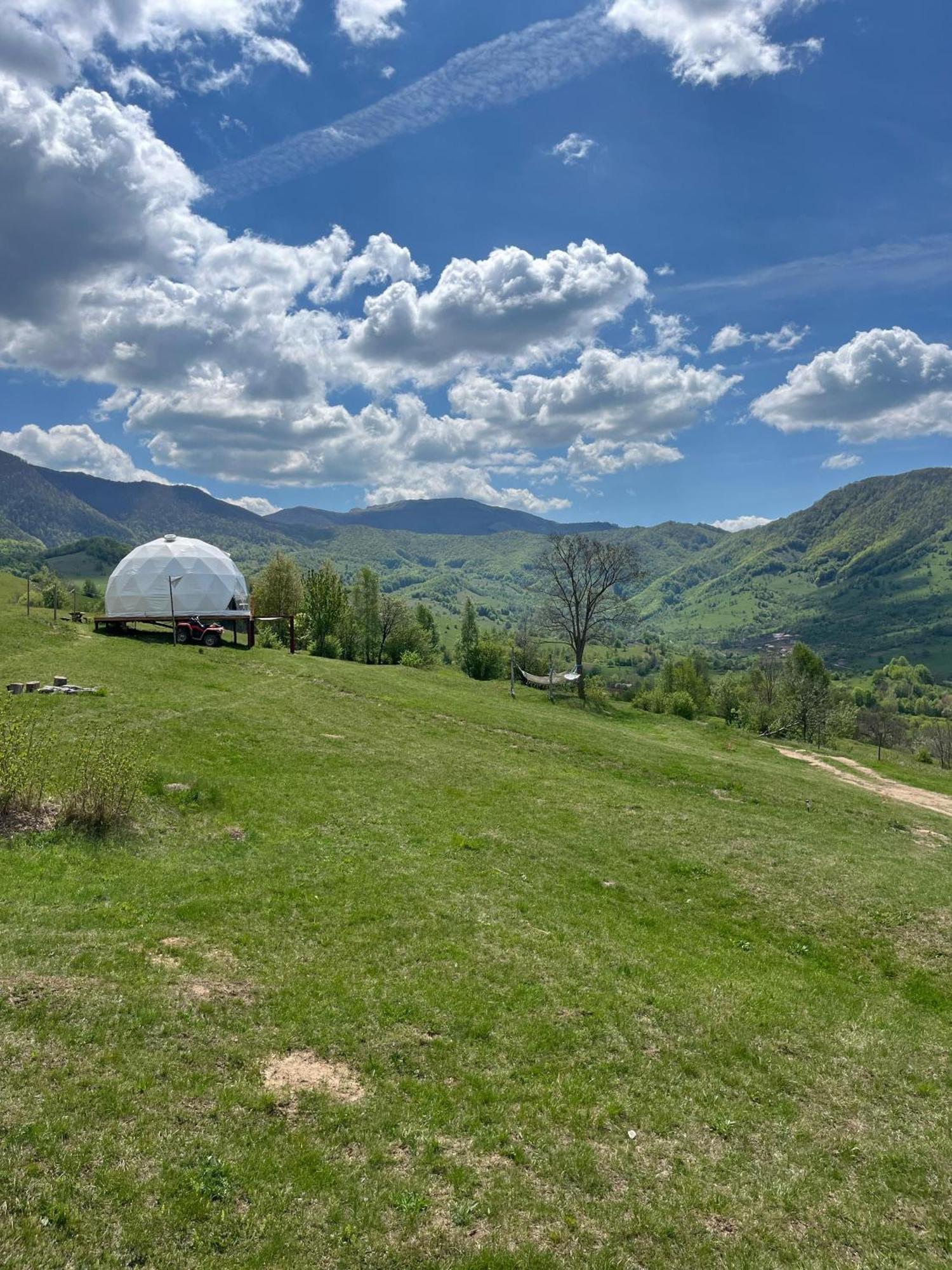 Starry Dome - Manta'S Retreat Glamping Cornereva Hotel Exterior foto